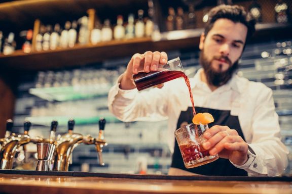 Jefe Encargado de Bar y Restaurante